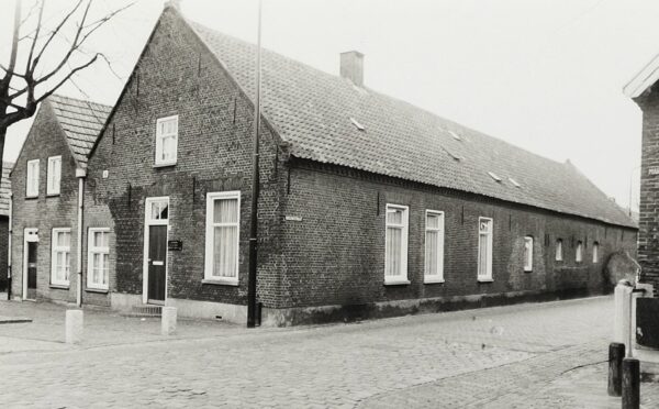 Hint 1 in 1981. Foto Wies van Leeuwen, collectie BHIC, nr. PNB001016199.