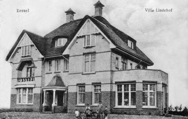 De Lindenhof in de twintiger jaren van de twintigste eeuw. Foto collectie HSK De Acht Zaligheden.