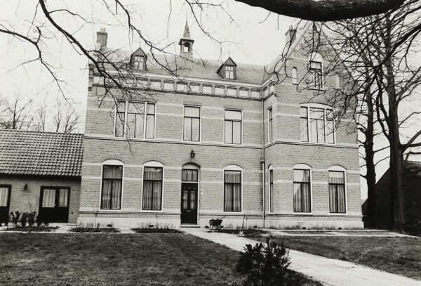 De pastorie in 1981. Foto Wies van Leeuwen, collectie BHIC, nr. PNB001016214.