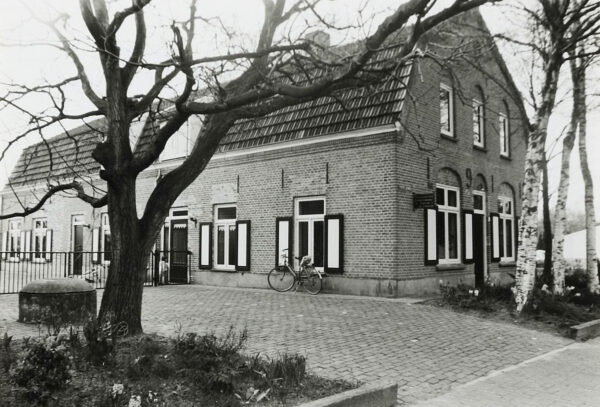 Oude Postelseweg 3 in 1981. Foto Wies van Leeuwen, collectie BHIC, nr. PNB001016268.